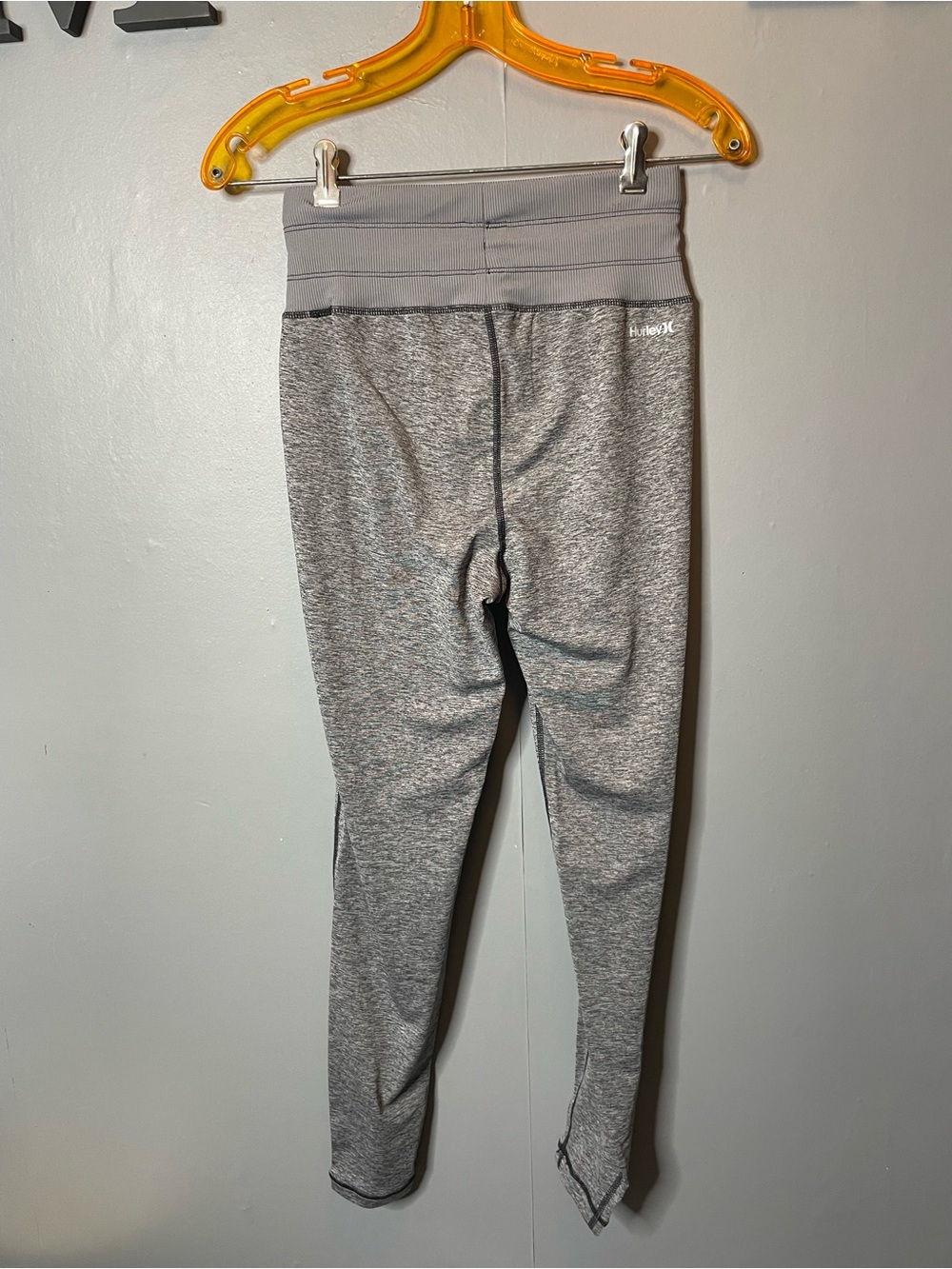 Hurley Women's Gray Knit Drawstring Active Leggings size small - Picture 3 of 12